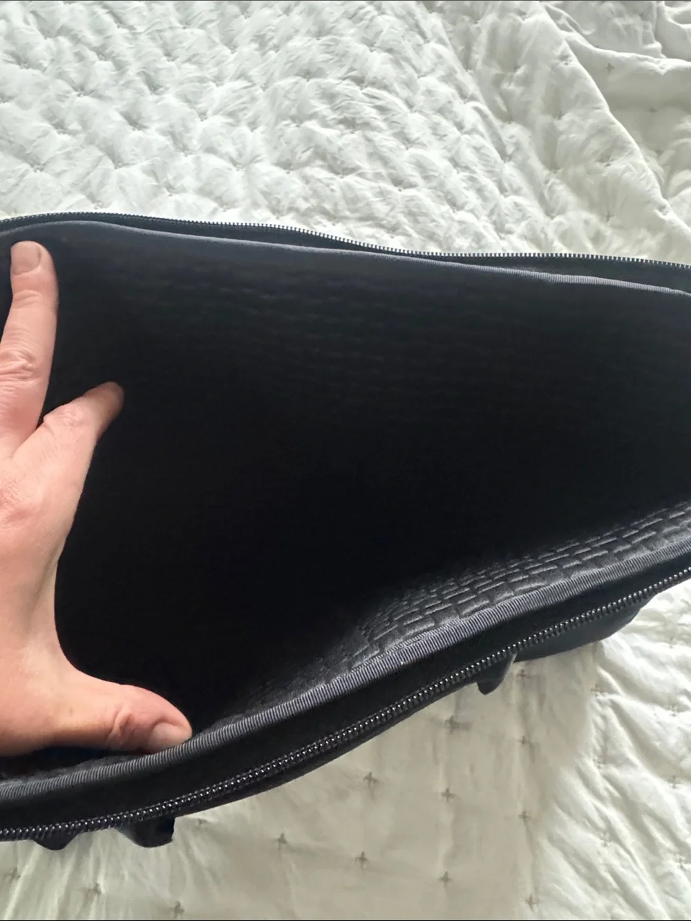 TUMI Black Laptop Briefcase - Sleek Professional Carrying Case